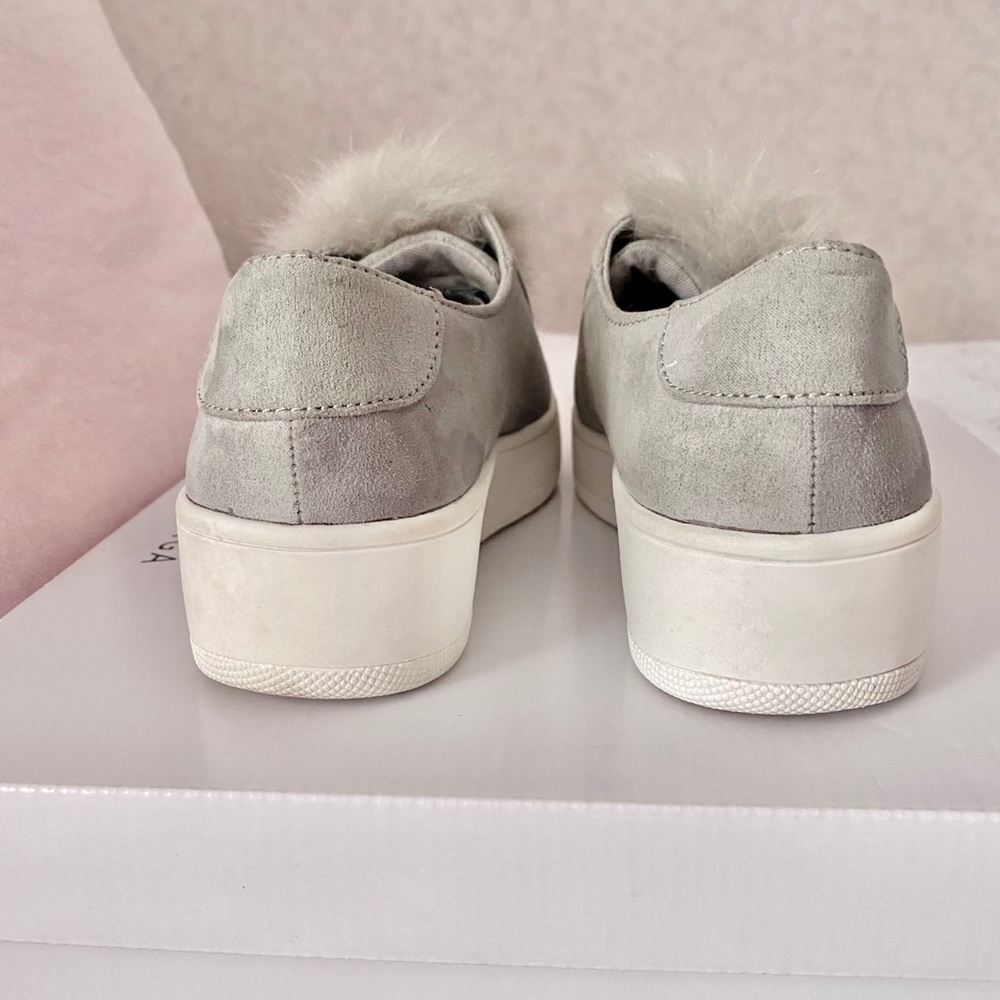 ⛔️SOLD⛔️Steve Madden PomPom Sneakers - Picture 7 of 16